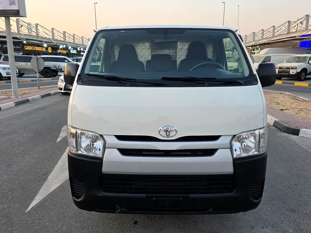 Toyota Hiace 2.0 MT L1H1 (133 حصان) - 2