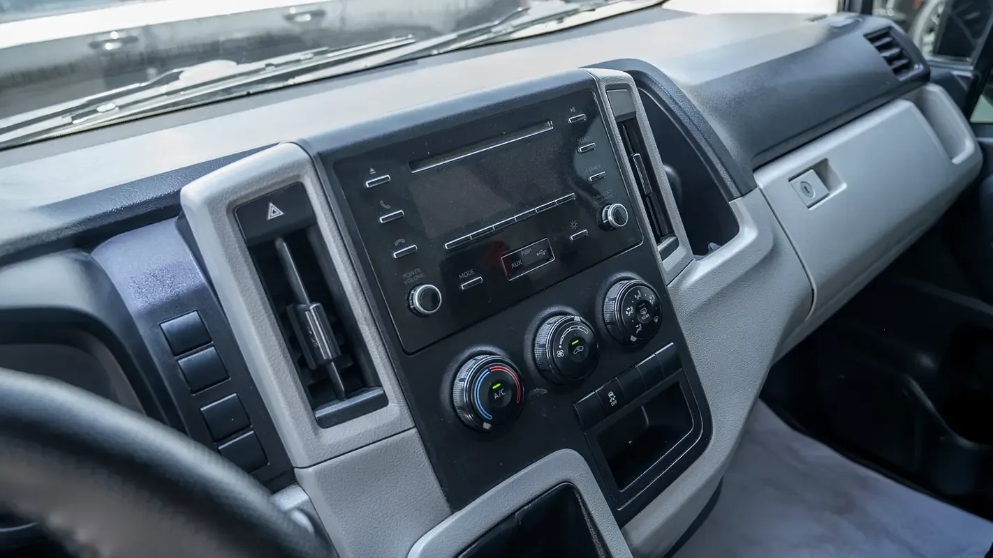 Toyota Hiace 2.0 MT L1H1 (133 hp) - 14