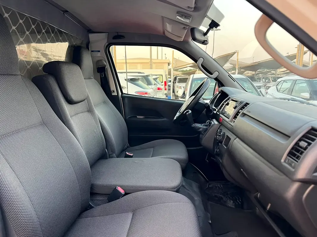 Toyota Hiace 2.0 MT L1H1 (133 حصان) - 10
