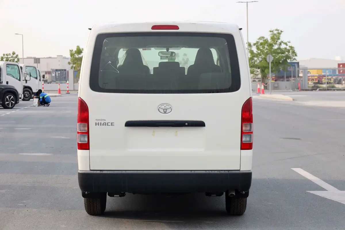 Toyota Hiace 2.5 MT (101 hp) - 4