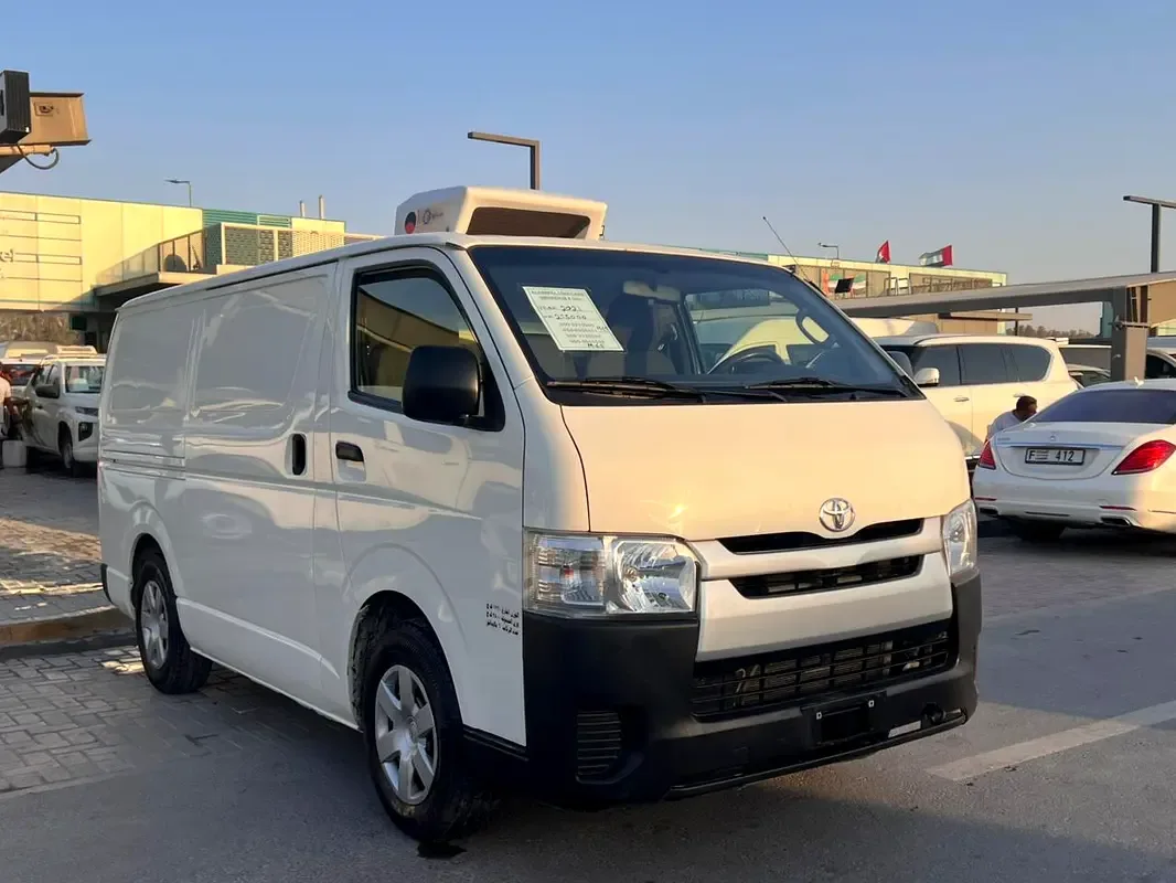 Toyota Hiace 2.7 MT (151 hp)