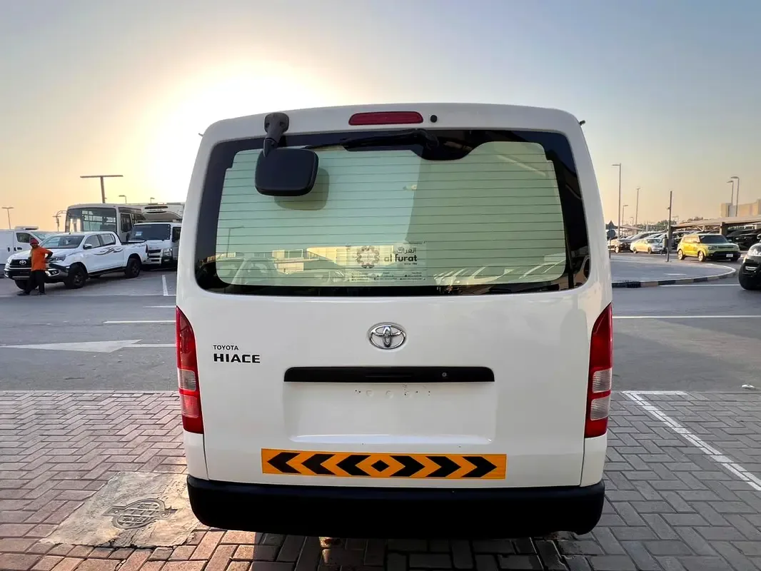 Toyota Hiace 2.7 MT (151 حصان) - 5