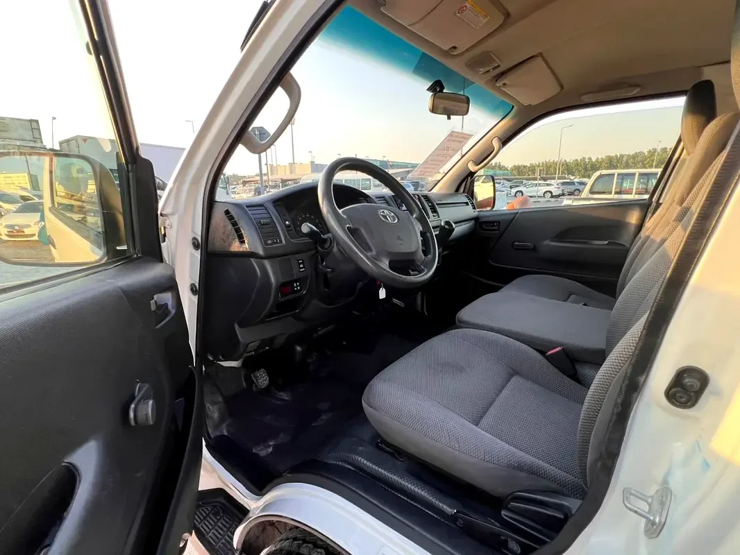 Toyota Hiace 2.7 MT (151 حصان) - 7