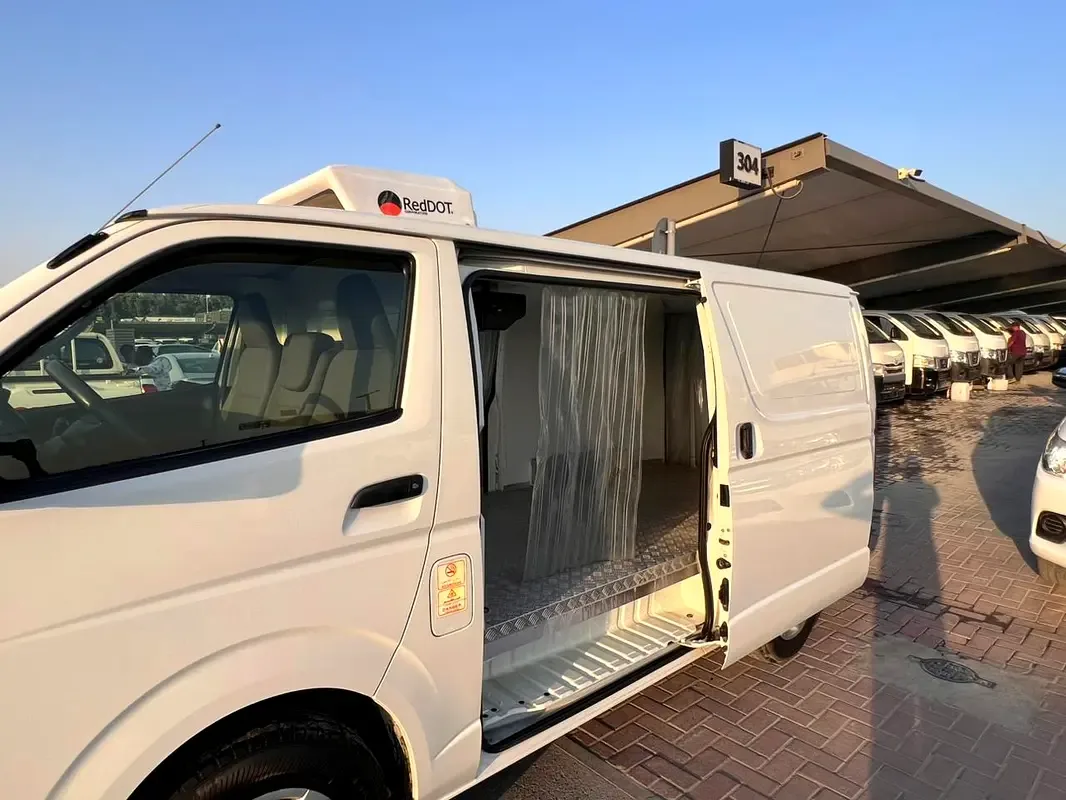 Toyota Hiace 2.7 MT (151 حصان) - 9