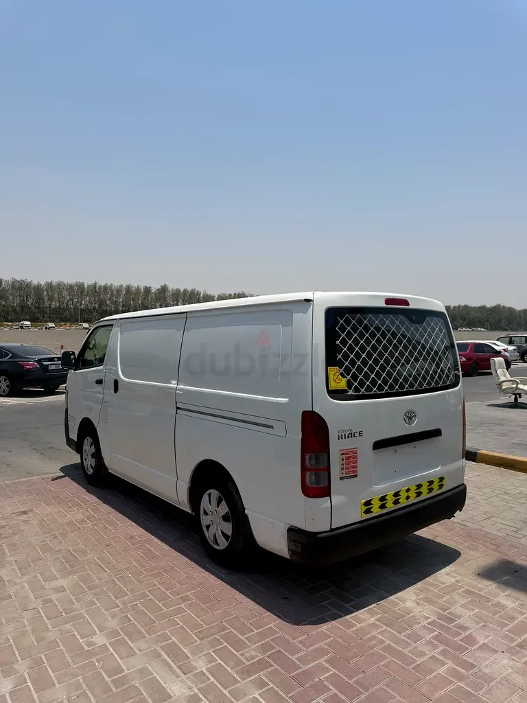 Toyota Hiace 2.7 MT (151 hp) - 4