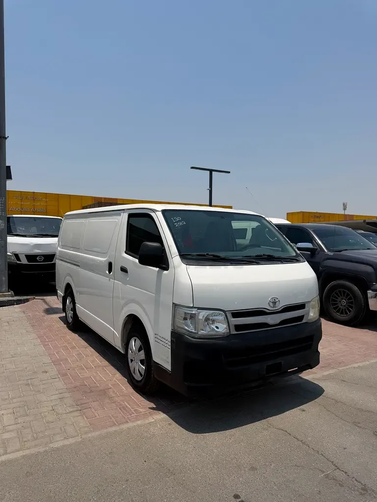 Toyota Hiace 2.7 MT (151 hp) - 2