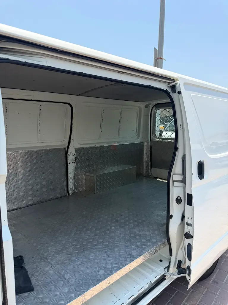 Toyota Hiace 2.7 MT (151 hp) - 6