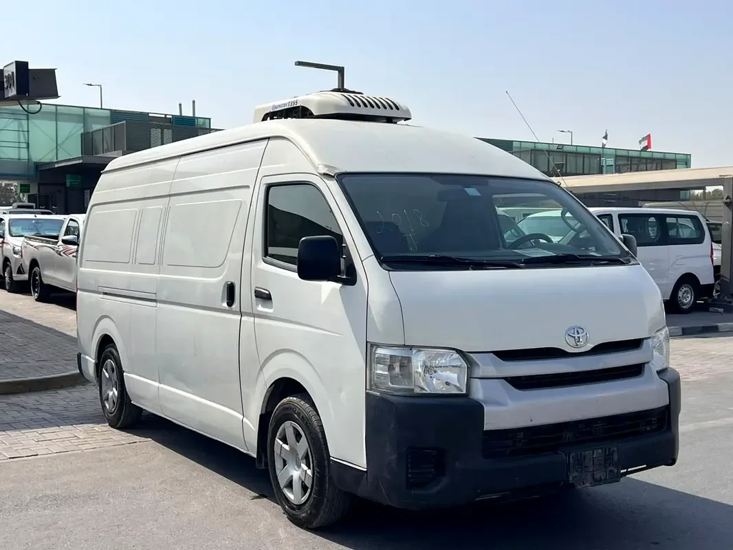 Toyota Hiace 2.7 MT (151 hp)