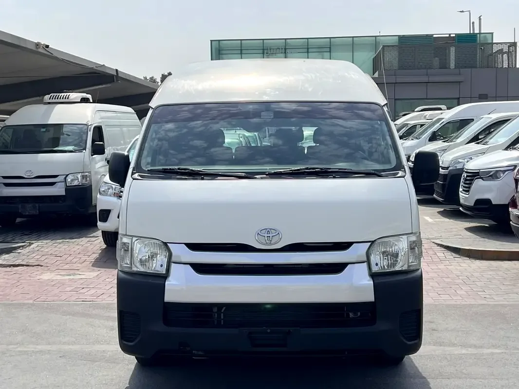 Toyota Hiace 2.7 MT (151 حصان) - 2