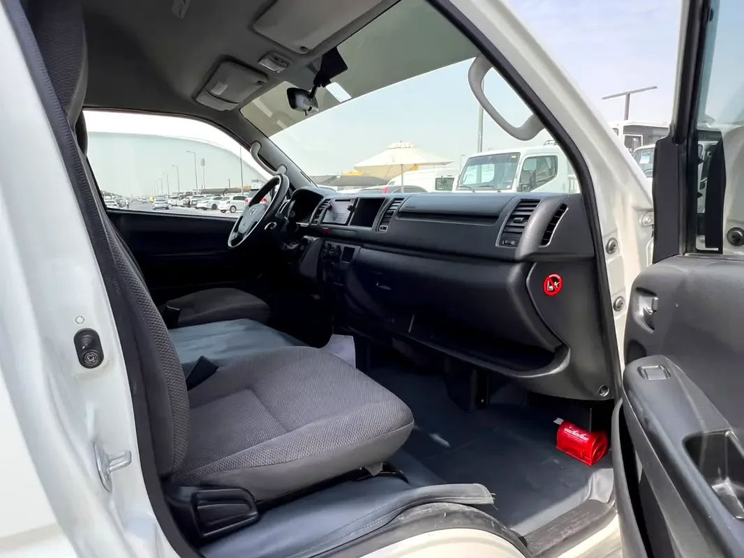 Toyota Hiace 2.7 MT (151 حصان) - 8