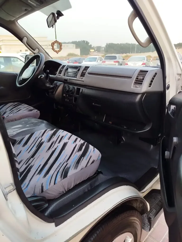 Toyota Hiace 2.7 MT (151 حصان) - 3