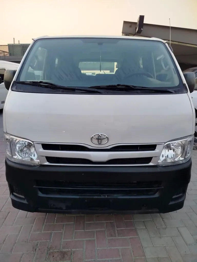 Toyota Hiace 2.7 MT (151 hp)