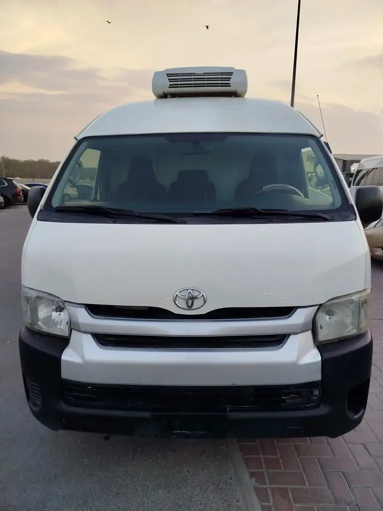 Toyota Hiace 2.7 MT (151 hp)