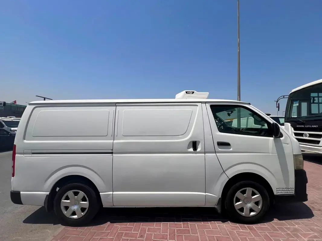 Toyota Hiace 2.7 MT (151 hp)