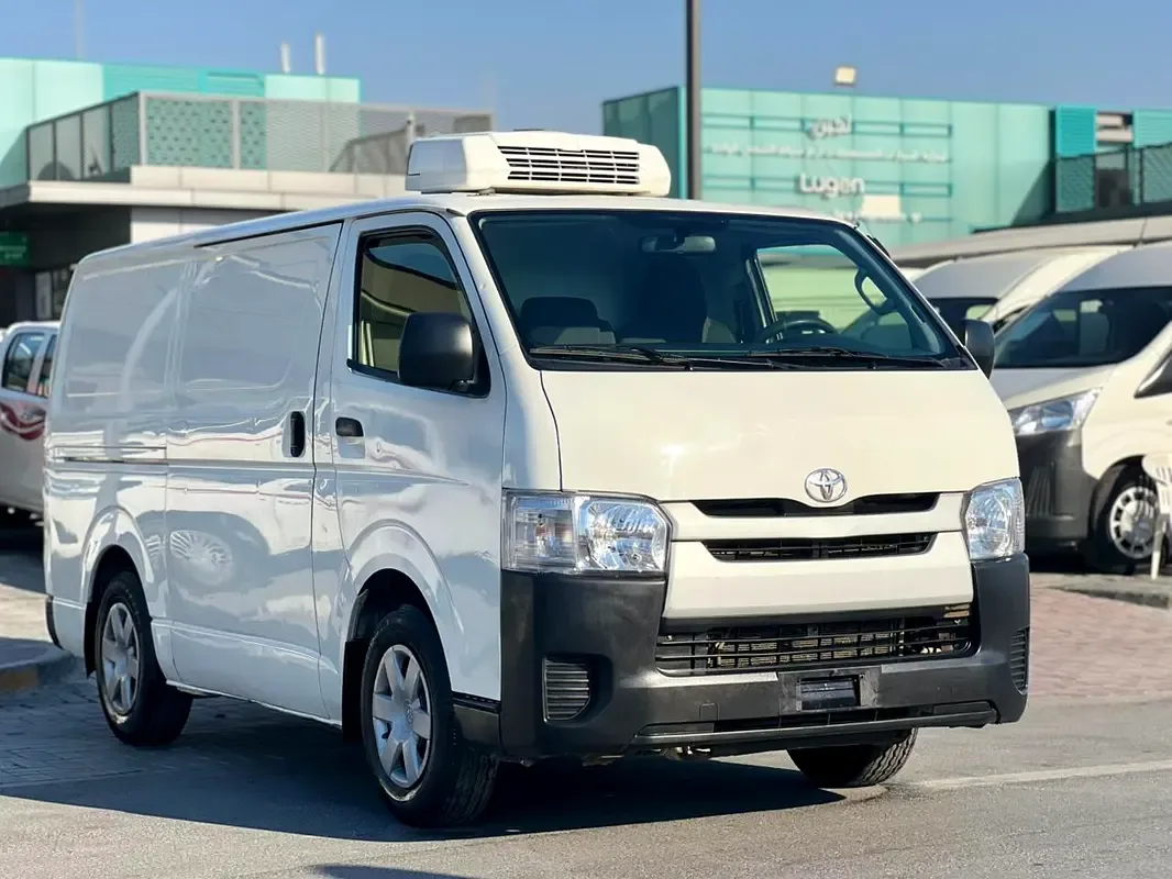Toyota Hiace 2.7 MT (151 hp)
