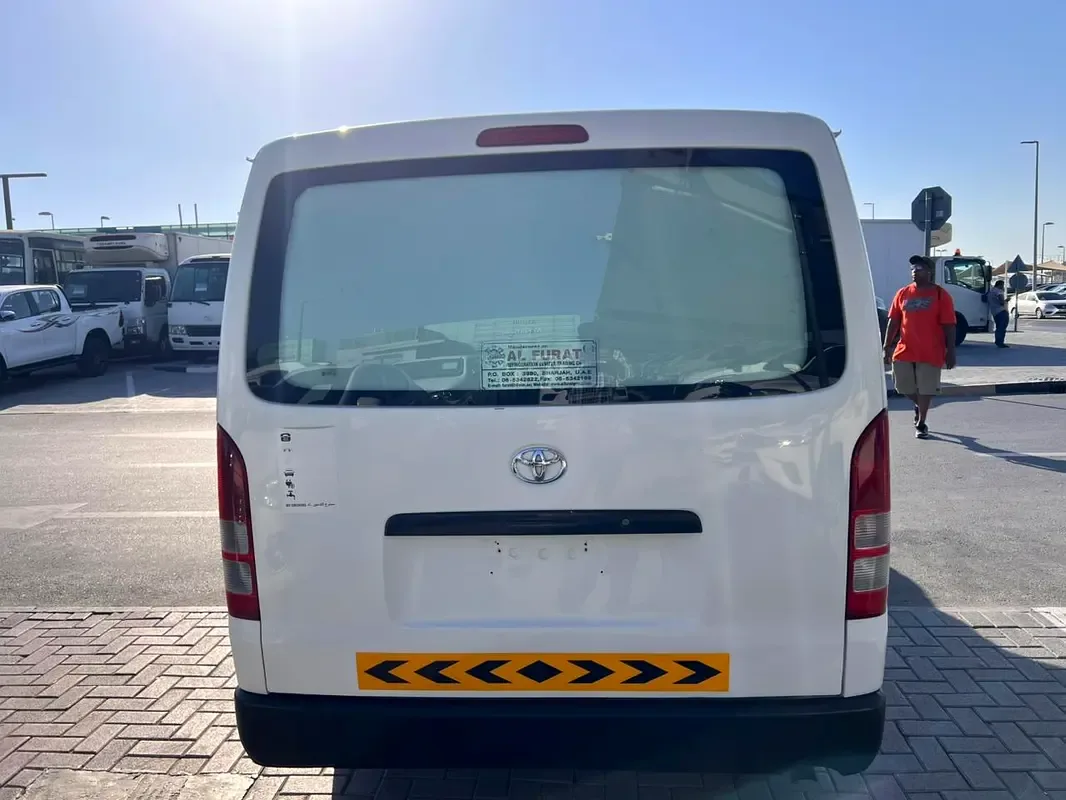 Toyota Hiace 2.7 MT (151 hp) - 5