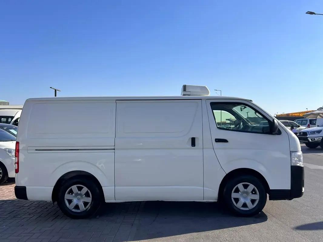 Toyota Hiace 2.7 MT (151 hp) - 6