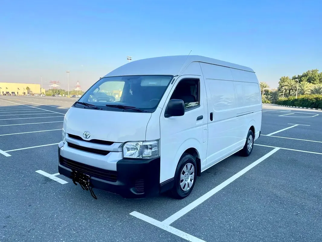 Toyota Hiace 2.7 MT (151 حصان) - 2