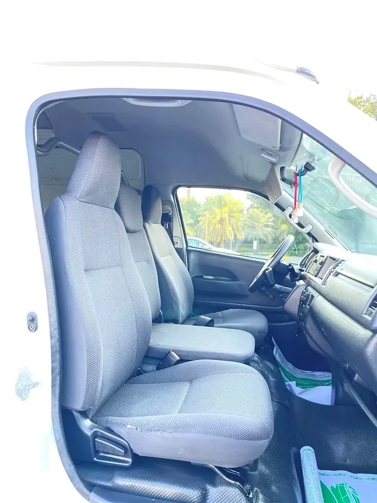 Toyota Hiace 2.7 MT (151 حصان) - 6