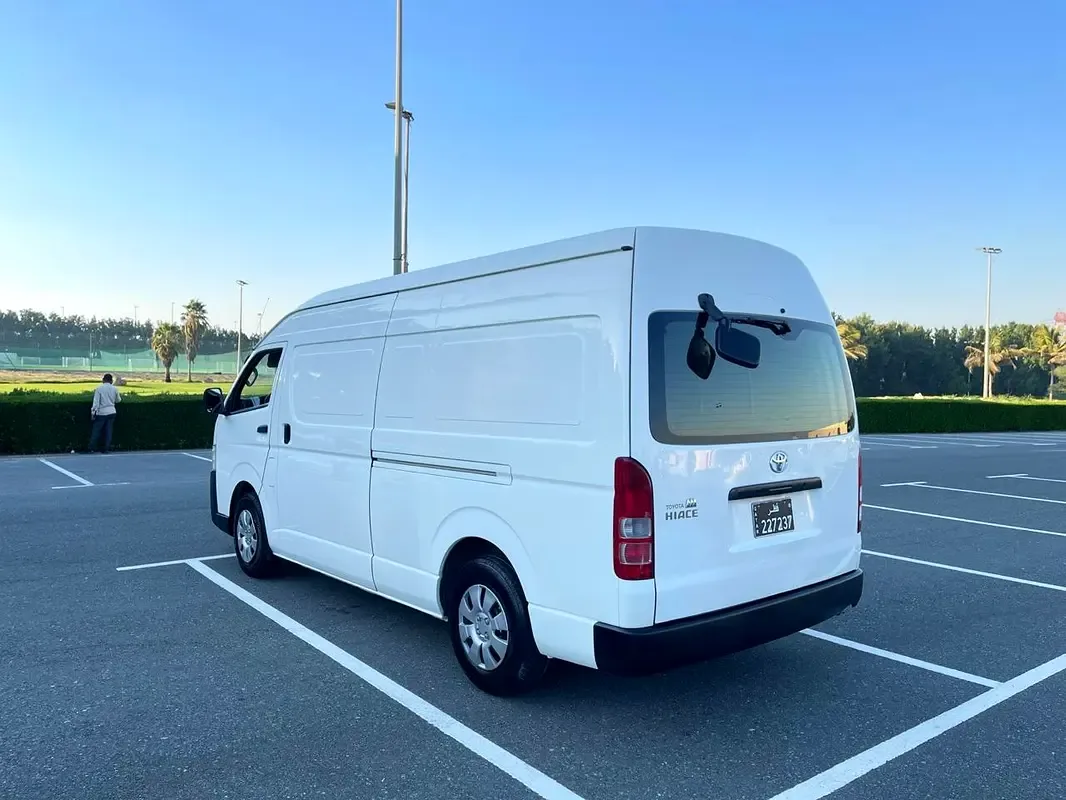 Toyota Hiace 2.7 MT (151 حصان) - 4