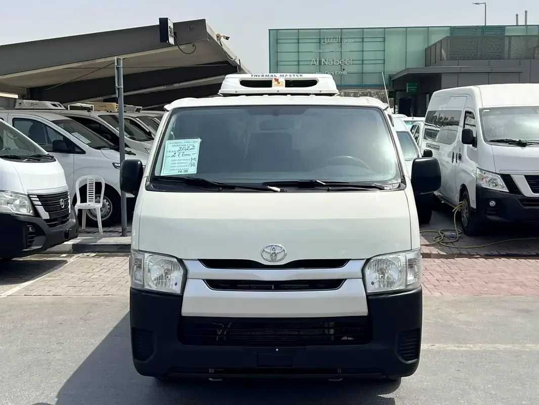 Toyota Hiace 2.7 MT (151 حصان) - 2