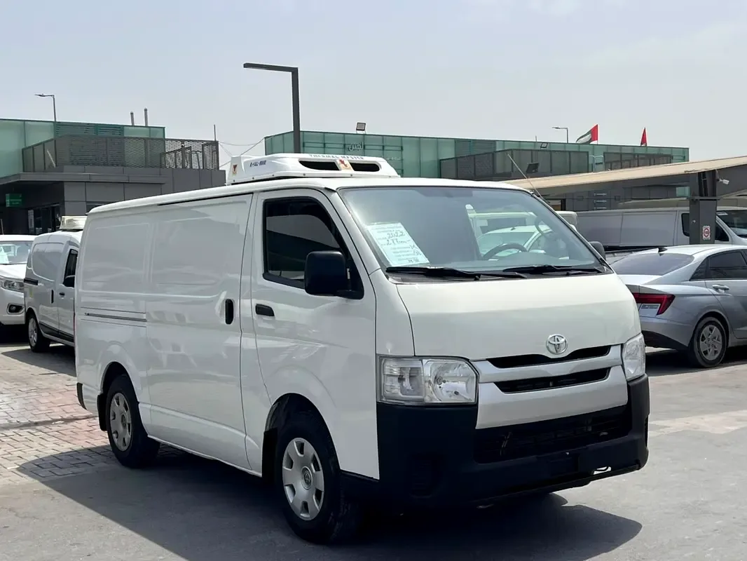 Toyota Hiace 2.7 MT (151 hp)
