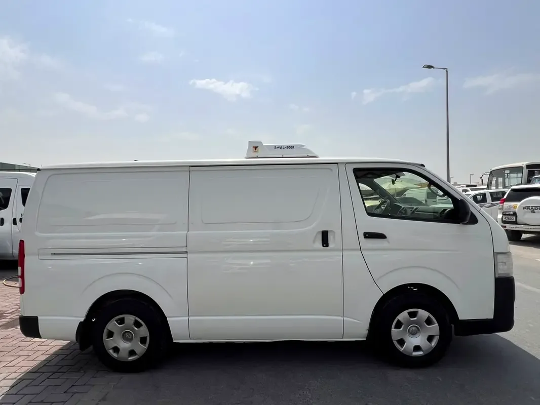 Toyota Hiace 2.7 MT (151 حصان) - 4