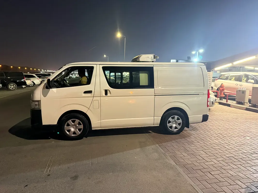 Toyota Hiace 2.7 MT (151 hp)