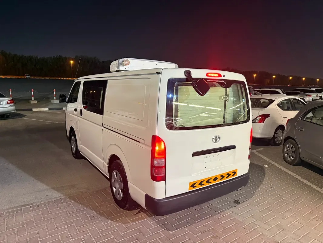 Toyota Hiace 2.7 MT (151 حصان) - 5