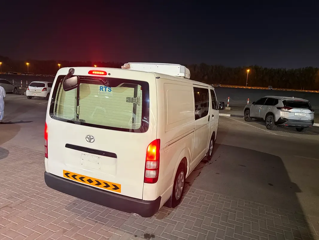 Toyota Hiace 2.7 MT (151 حصان) - 6