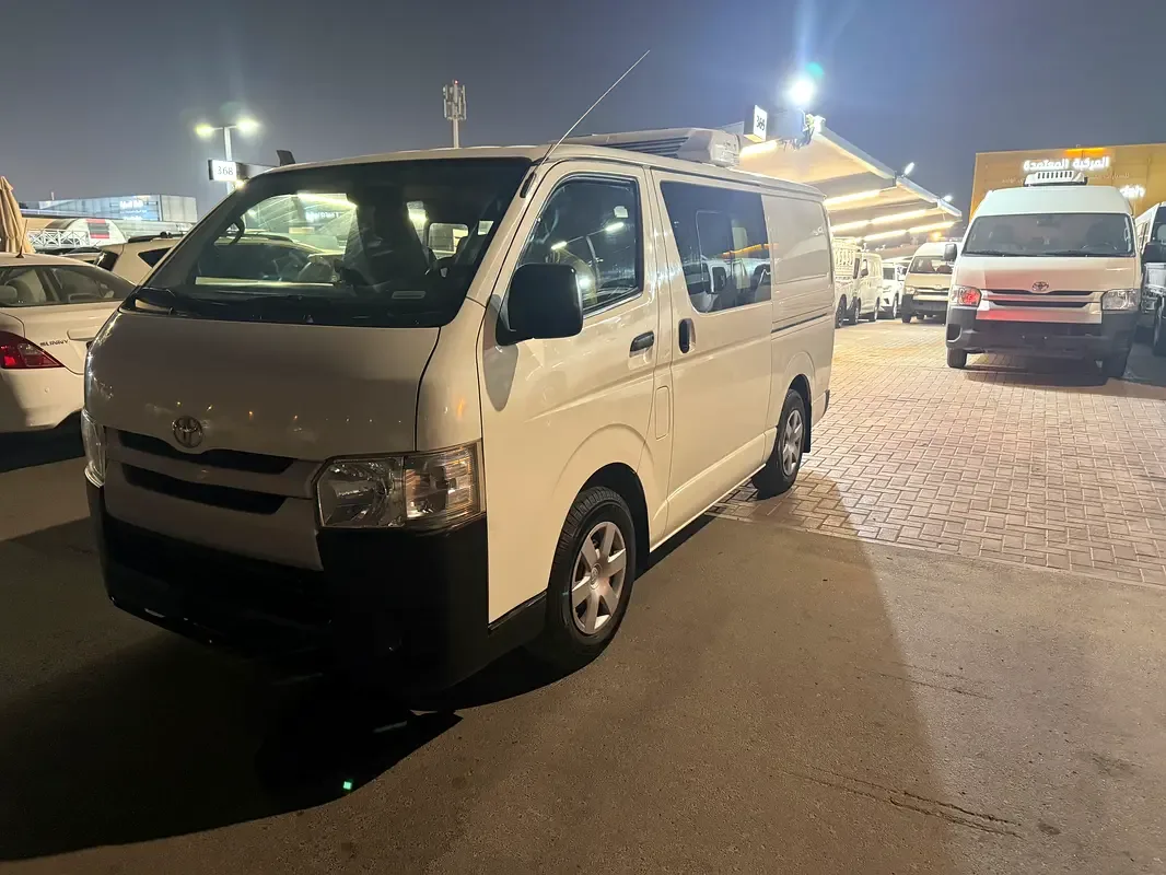 Toyota Hiace 2.7 MT (151 حصان) - 4