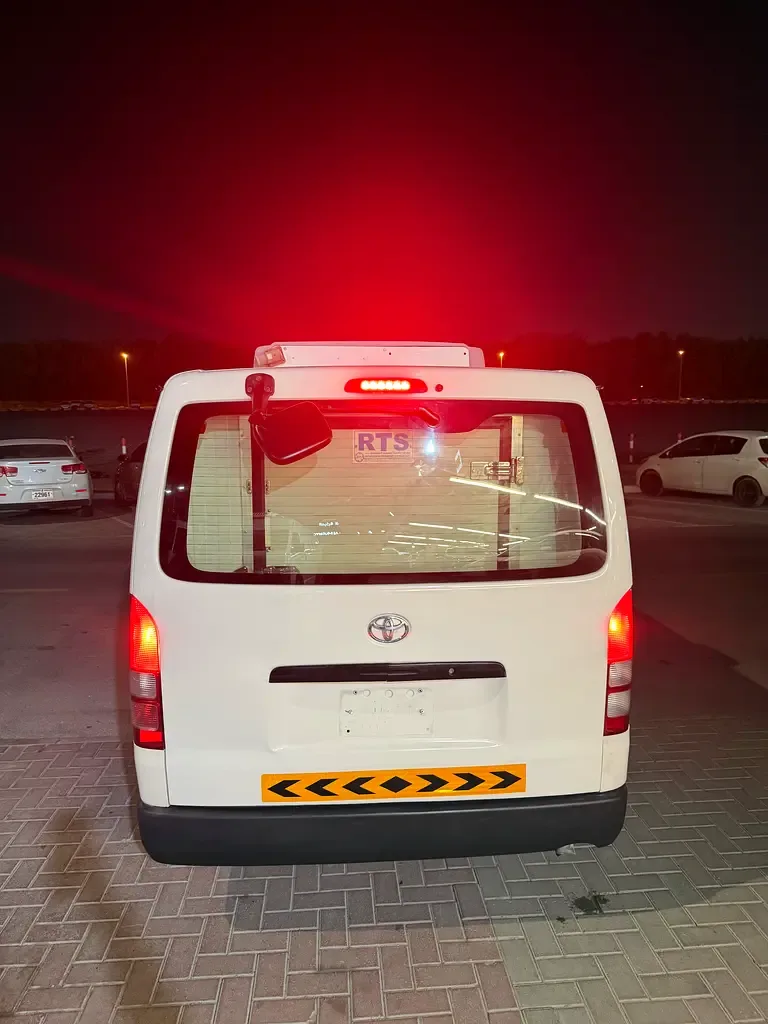 Toyota Hiace 2.7 MT (151 حصان) - 8