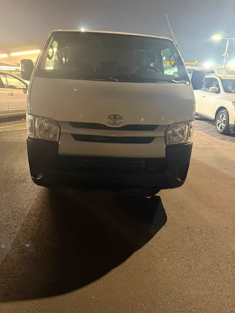 Toyota Hiace 2.7 MT (151 حصان) - 7