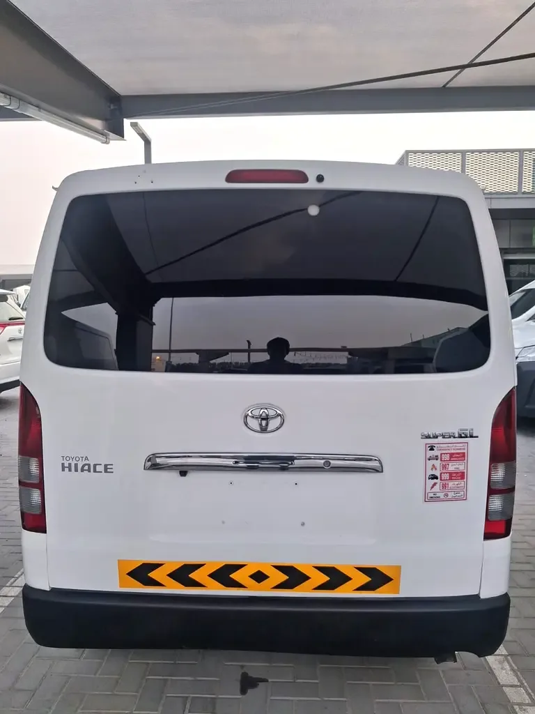Toyota Hiace 2.7 MT (151 حصان) - 2