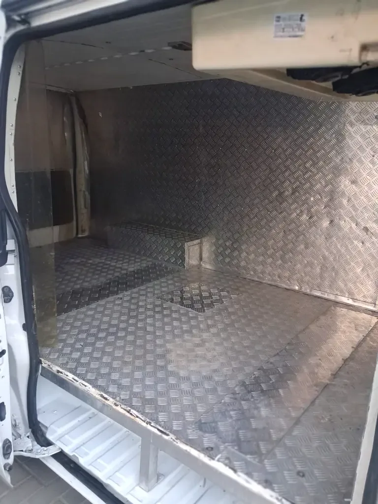 Toyota Hiace 2.7 MT (151 حصان) - 5