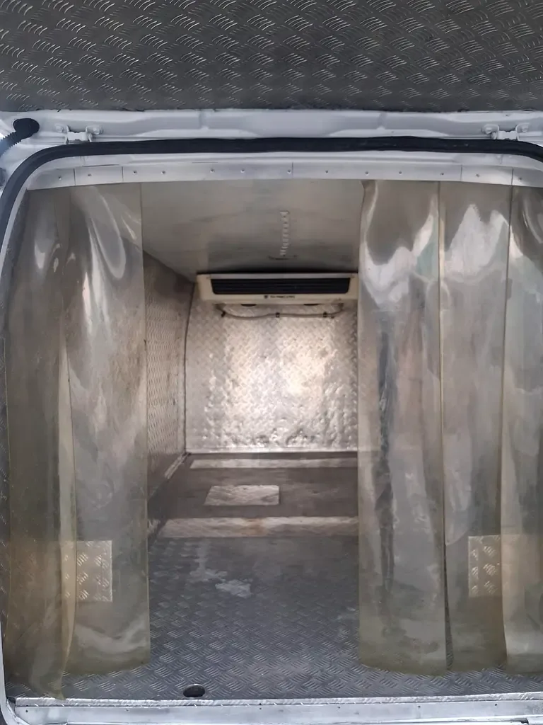 Toyota Hiace 2.7 MT (151 حصان) - 6