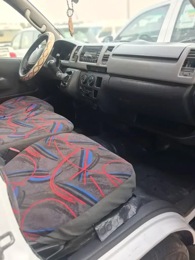Toyota Hiace 2.7 MT (151 حصان) - 4