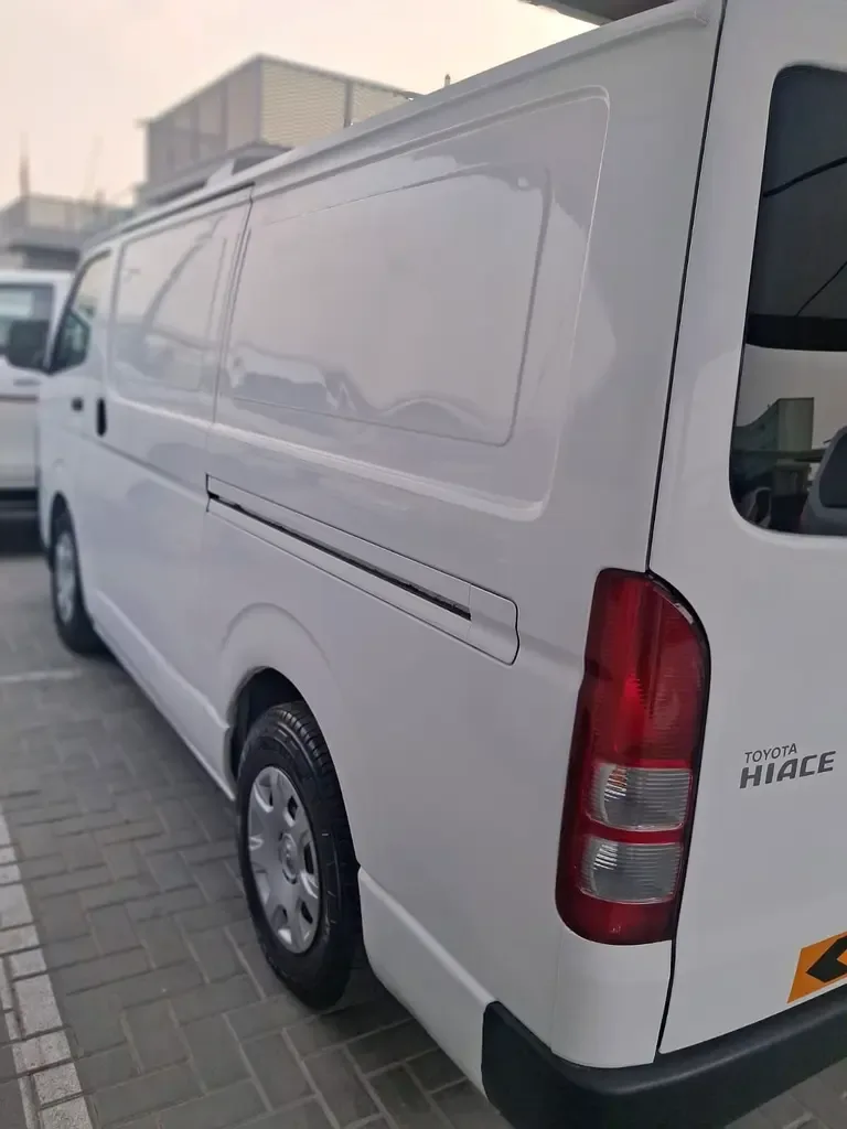 Toyota Hiace 2.7 MT (151 حصان) - 9