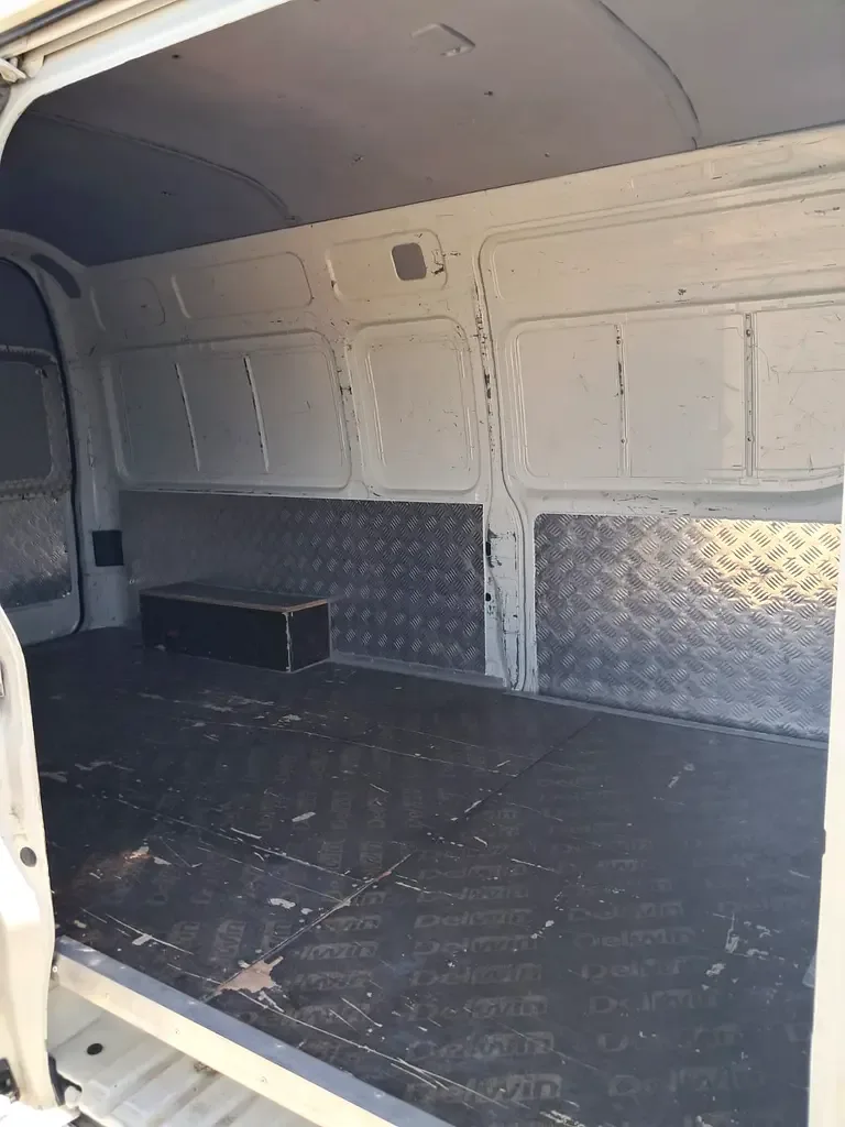 Toyota Hiace 2.7 MT (151 hp) - 6