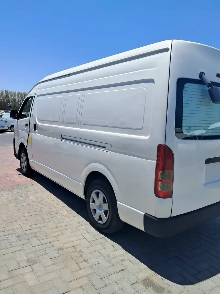 Toyota Hiace 2.7 MT (151 hp) - 9