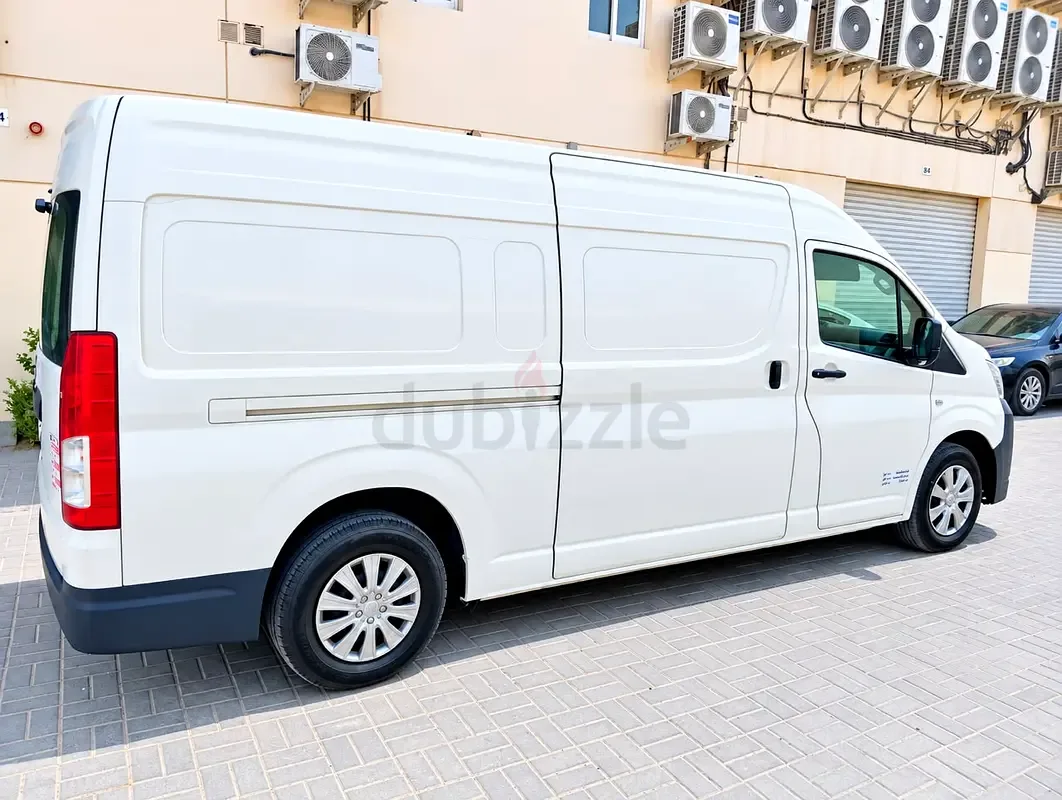 Toyota Hiace 2.7 MT (151 hp) - 6