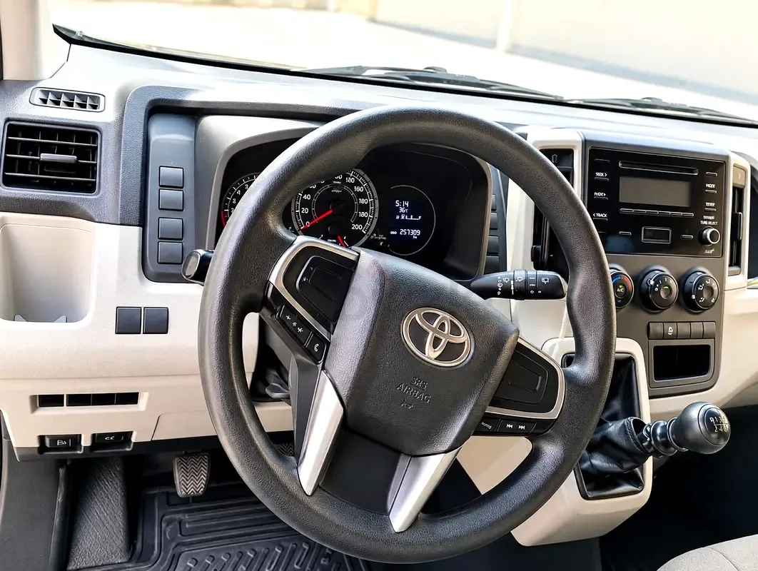 Toyota Hiace 2.7 MT (151 hp) - 3