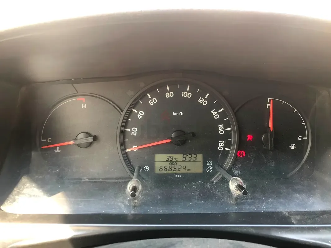 Toyota Hiace 2.7 MT (151 hp) - 5