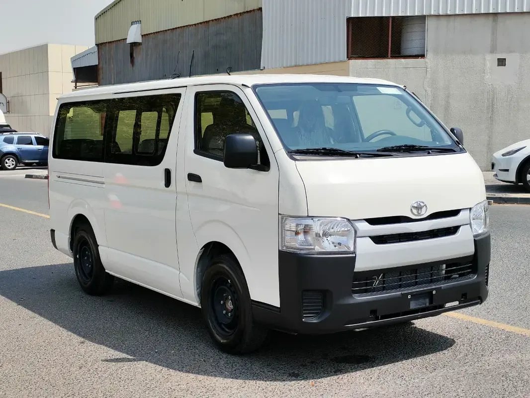 Toyota Hiace 2.7 MT (151 hp)