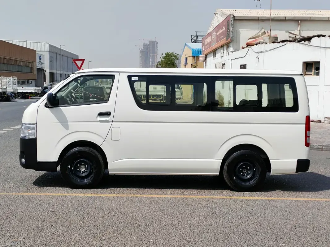 Toyota Hiace 2.7 MT (151 حصان) - 4