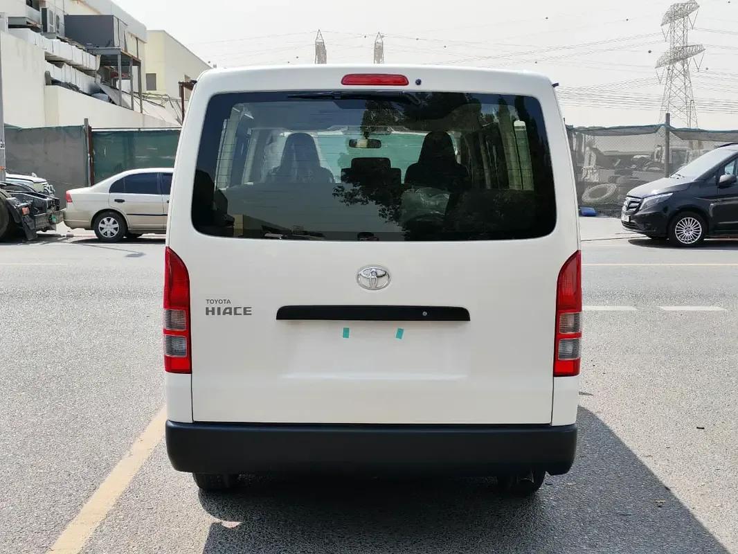 Toyota Hiace 2.7 MT (151 حصان) - 7