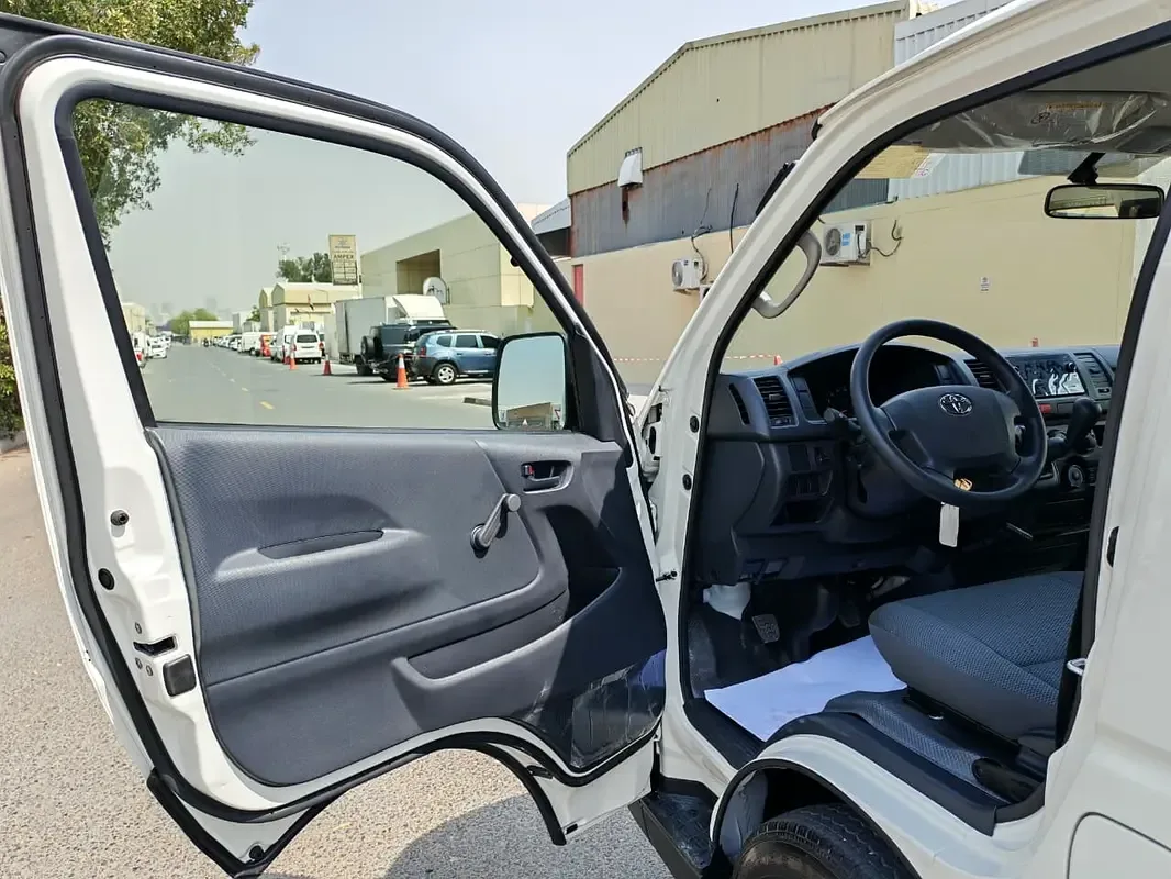 Toyota Hiace 2.7 MT (151 حصان) - 9