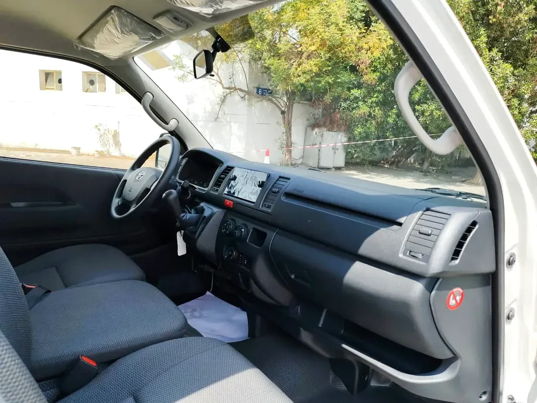 Toyota Hiace 2.7 MT (151 حصان) - 14