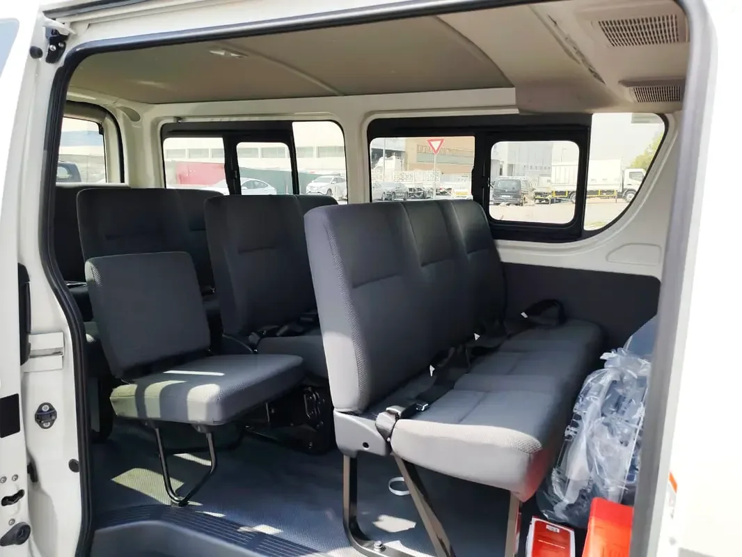 Toyota Hiace 2.7 MT (151 حصان) - 15