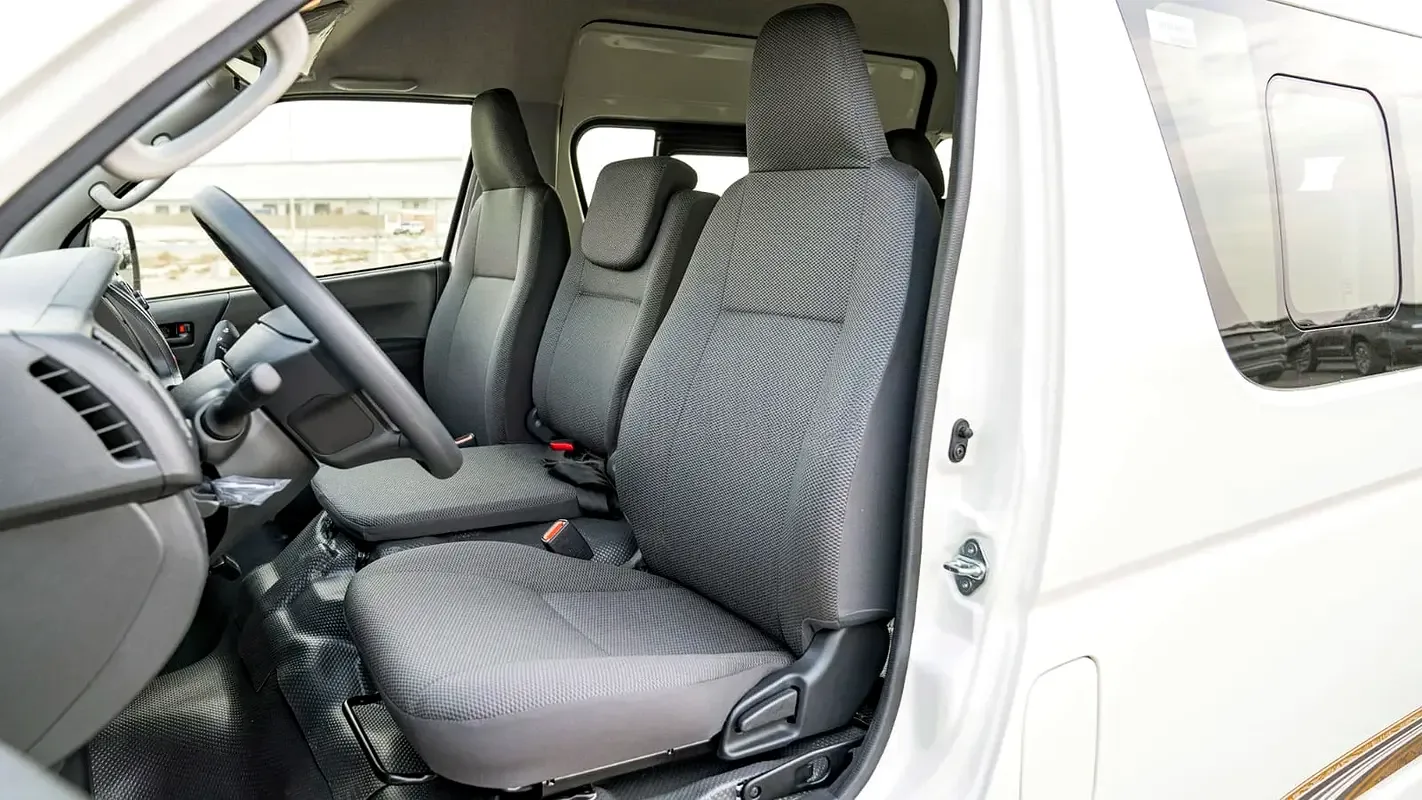 Toyota Hiace 2.7 MT (151 حصان) - 13